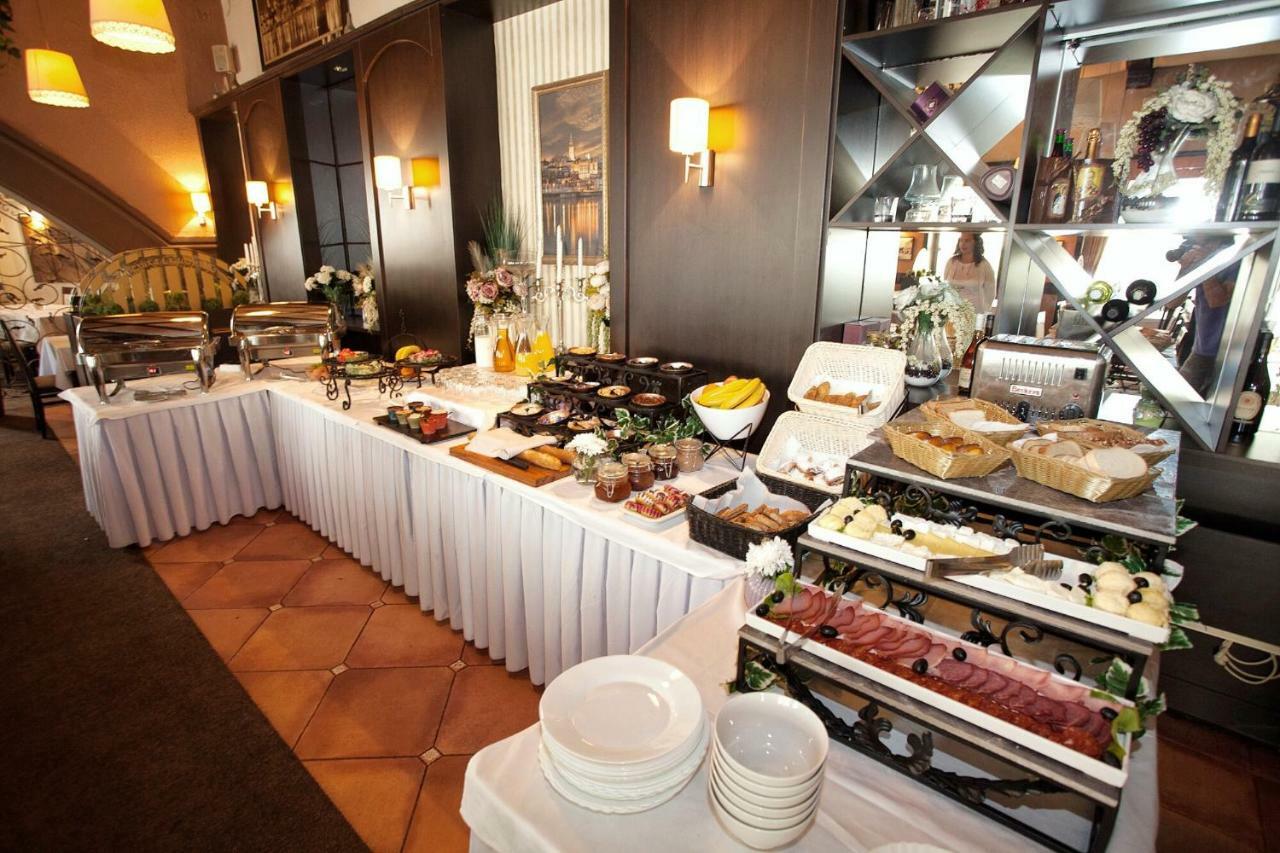 Hostgost Selected Suites - Skadarlija Square 베오그라드 외부 사진